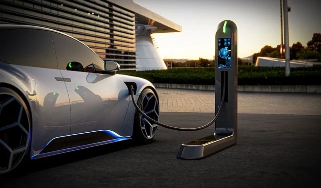 Repuestos para carros eléctricos vs carros a gasolina: ¿Cuál es más económico?